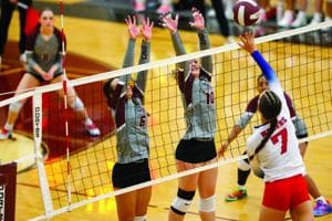 Hailee Simons and Alexis Kolean block for Kayhi