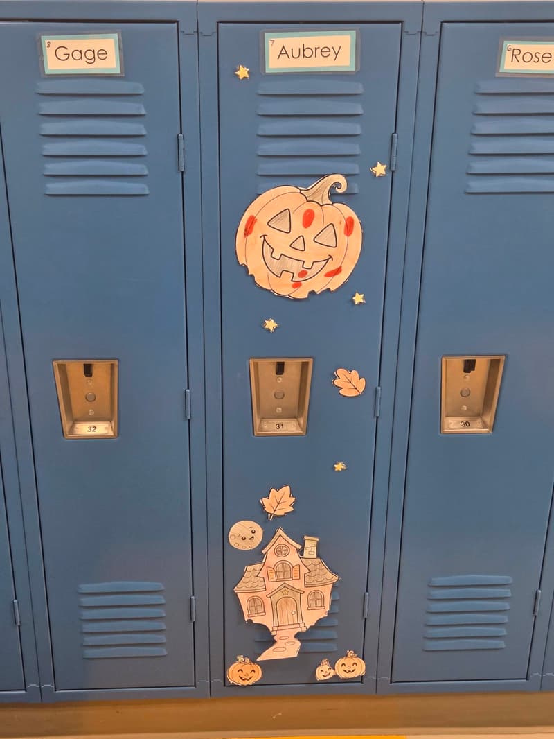 Tikigaq School is getting ready for Halloween! (3/5)