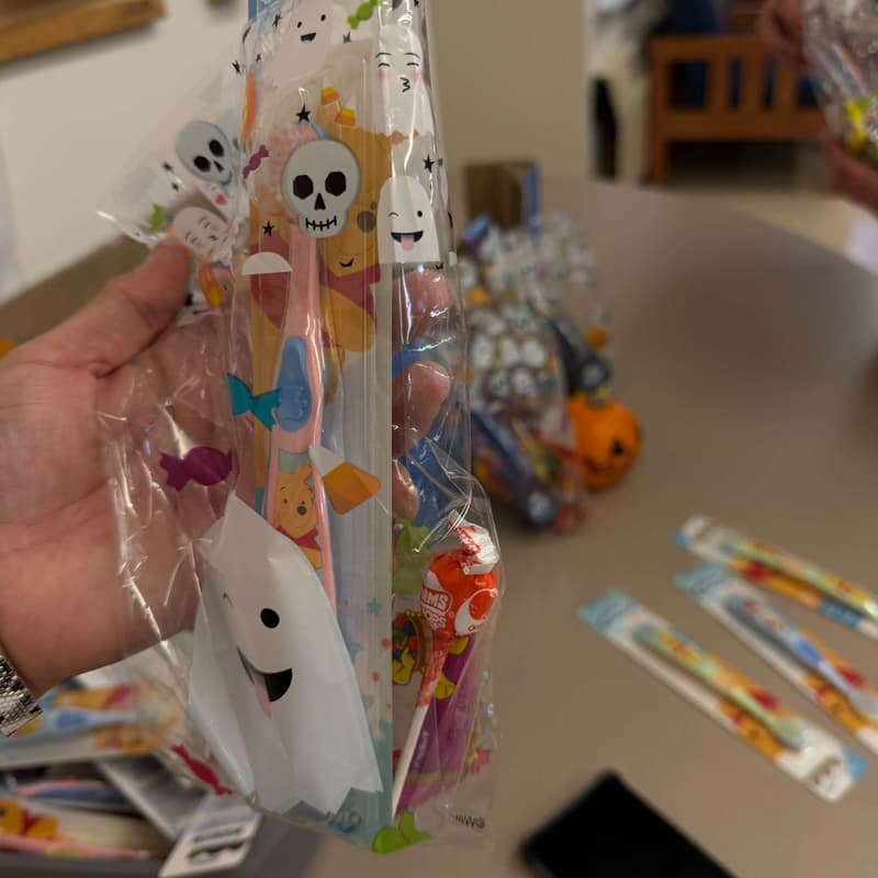 Candy Handout at Point Hope Clinic (2/4)