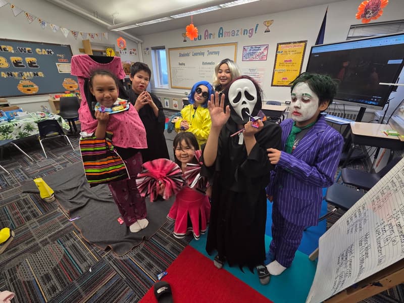 Tikigaq Halloween and appreciation to the Mayor's Office. (4/5)