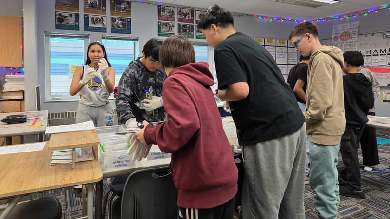 7th Grade Science Class Lab Activity (1/5)